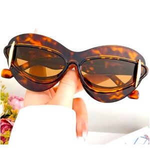 NWOT Brand New Tortoise Shell Sunglasses w/Gold Trim
